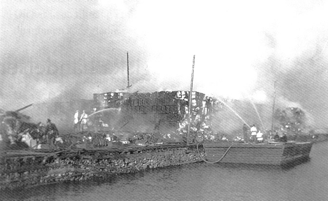 Massahuset förstördes i en brand 4 augusti 1955